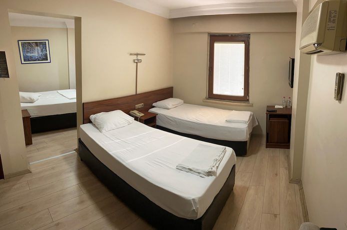 Imagen de la habitación del Hotel Cenedag. Foto 6