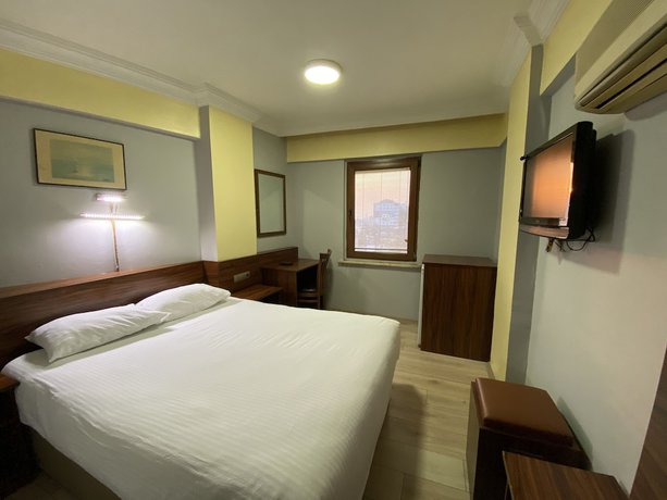 Imagen de la habitación del Hotel Cenedag. Foto 8