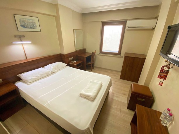 Imagen de la habitación del Hotel Cenedag. Foto 9
