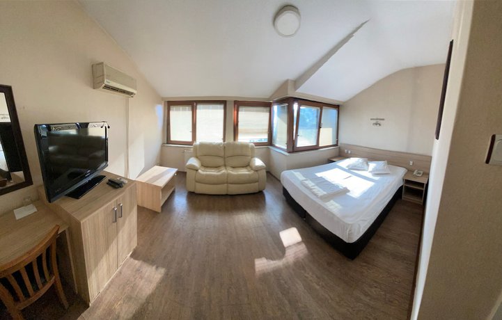 Imagen de la habitación del Hotel Cenedag. Foto 13