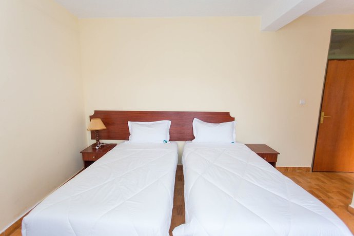 Imagen de la habitación del Hotel Cenetra, Kigali. Foto 10