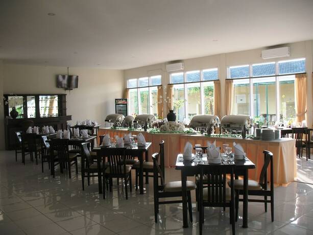 Imagen del bar/restaurante del Hotel Cengkareng Transit. Foto 17