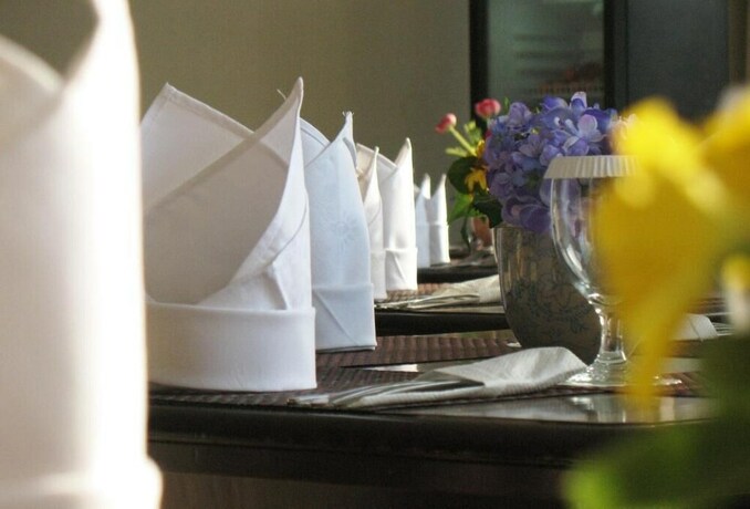 Imagen del bar/restaurante del Hotel Cengkareng Transit. Foto 19