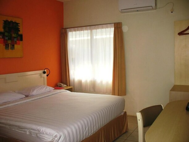 Imagen de la habitación del Hotel Cengkareng Transit. Foto 29