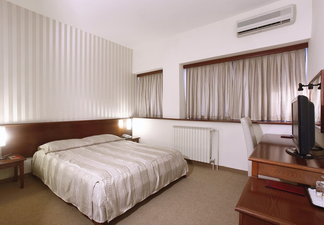 Imagen de la habitación del Hotel Centar, SKOPJE. Foto 9