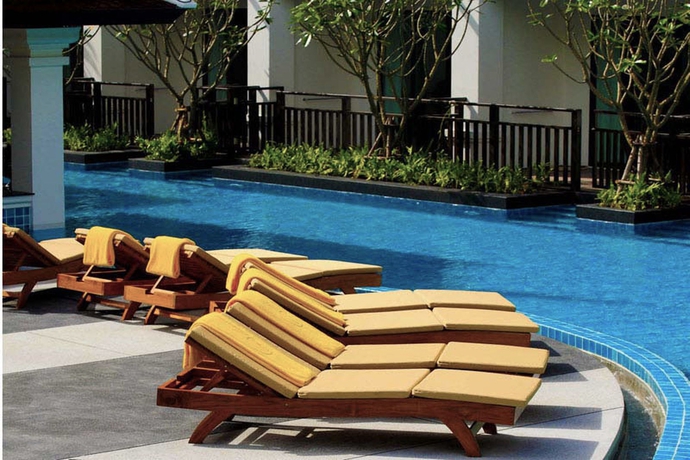 Imagen de la piscina del Hotel Centara Anda Dhevi Resort and Spa. Foto 12