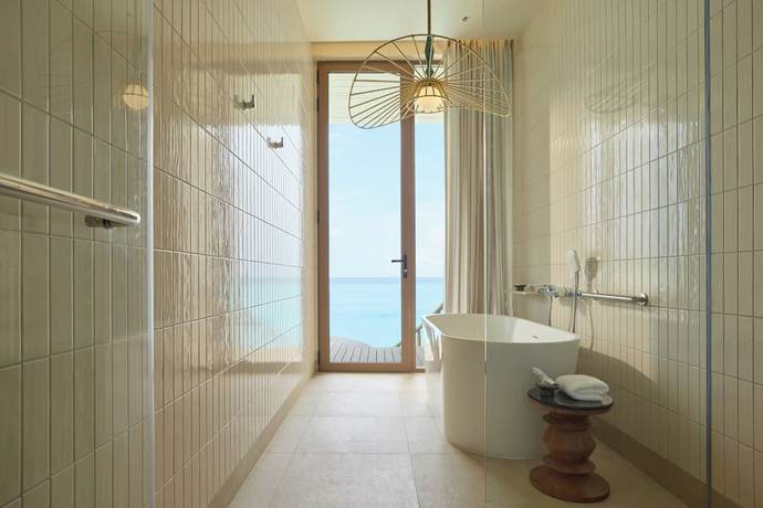 Imagen de la habitación del Hotel Centara Grand Lagoon Maldives. Foto 15