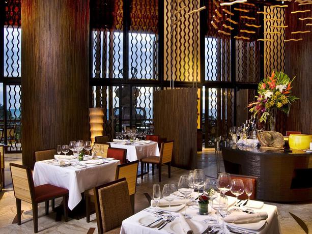 Imagen del bar/restaurante del Hotel Centara Grand Mirage Beach Resort Pattaya. Foto 5