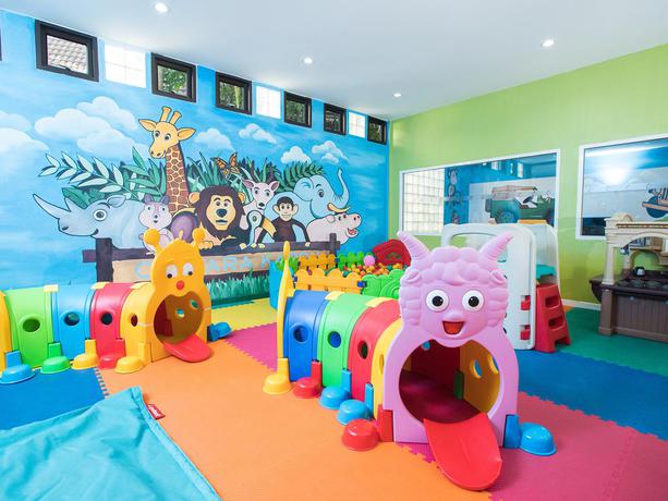 Imagen de los interiores del Hotel Centara Karon Resort Phuket. Foto 13