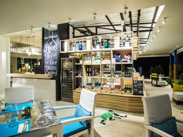 Imagen del bar/restaurante del Hotel Centara Karon Resort Phuket. Foto 4