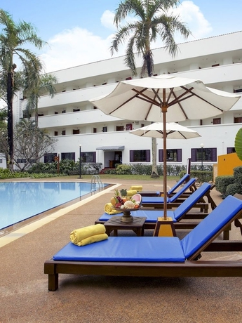 Imagen de la piscina del Hotel Centara Life Mae Sot. Foto 15