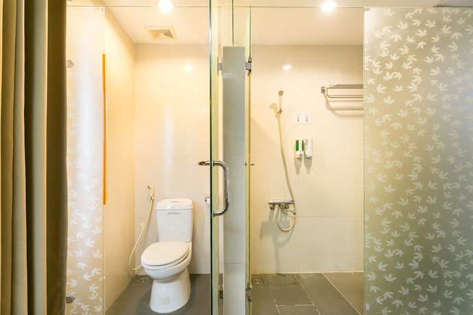 Imagen de la habitación del Hotel Centara Saigon. Foto 6