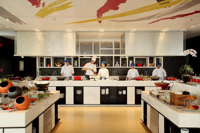 Imagen del bar/restaurante del Hotel Centara Watergate Pavillion Bangkok. Foto 3