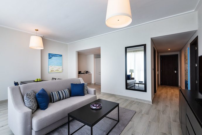 Imagen de la habitación del Hotel Centara West Bay and Residences Doha. Foto 18