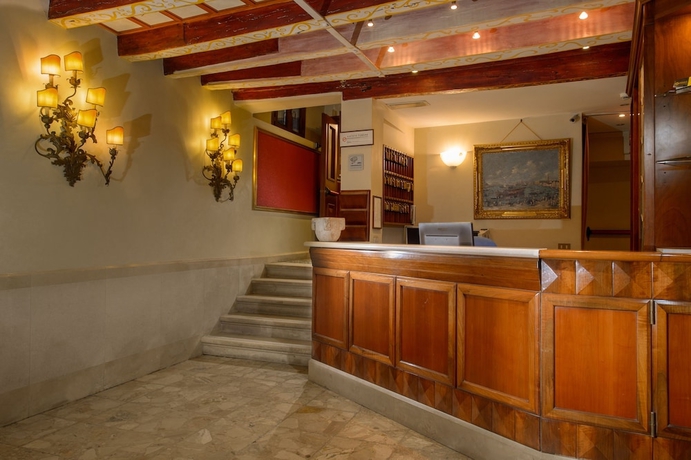 Imagen de los interiores del Hotel Centauro. Foto 19