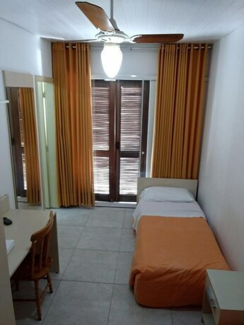 Imagen de la habitación del Hotel Centen&aacute;rio. Foto 27