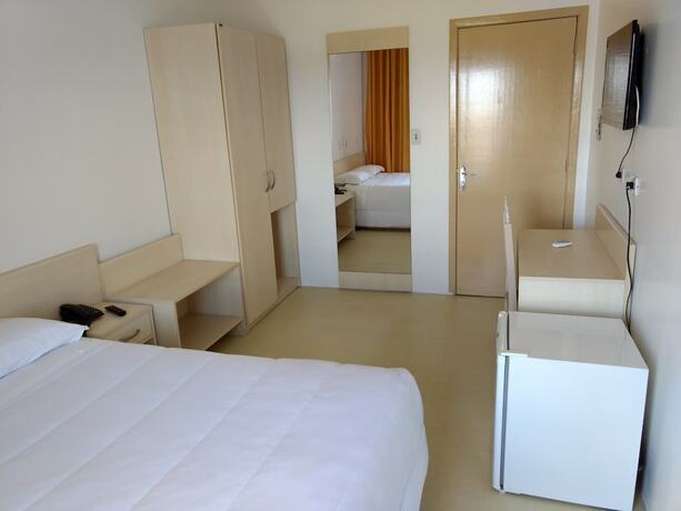 Imagen de la habitación del Hotel Centen&aacute;rio. Foto 28