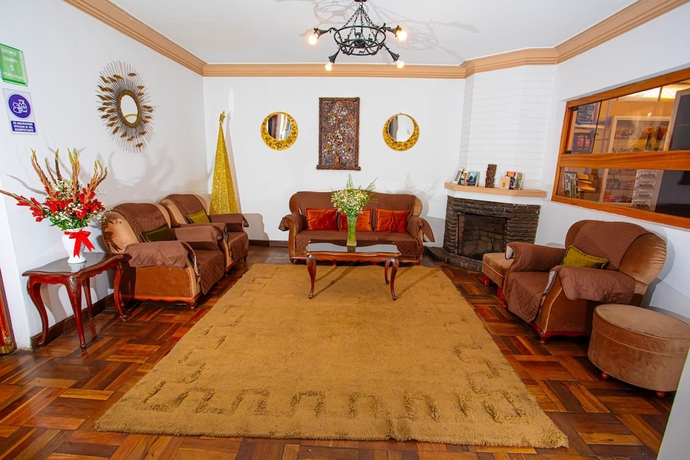 Imagen de los interiores del Hotel Centenario Inn. Foto 19