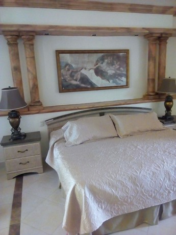 Imagen de la habitación del Hotel Centenario Los Arroyitos. Foto 11