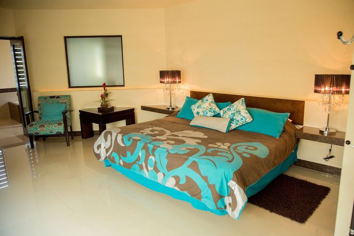 Imagen de la habitación del Hotel Centenario Los Arroyitos. Foto 16