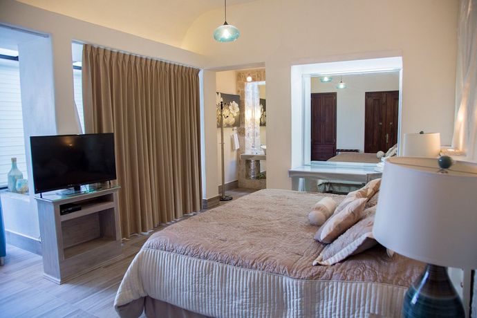 Imagen de la habitación del Hotel Centenario Los Arroyitos. Foto 19