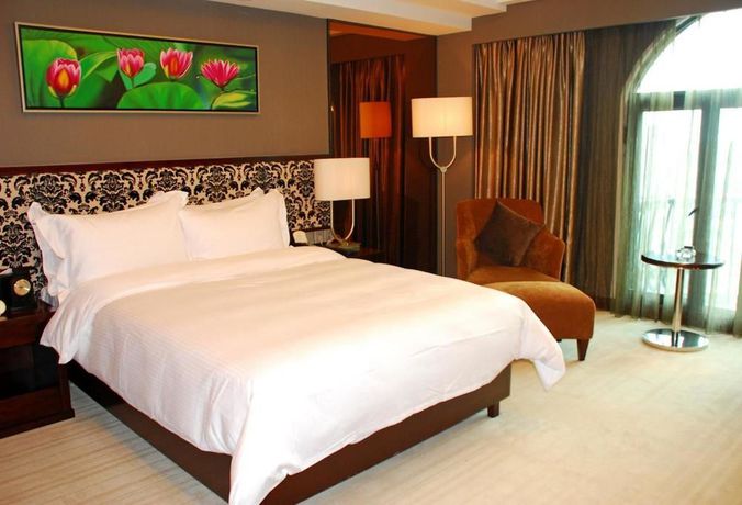 Imagen de la habitación del Hotel Centenio Kingdom. Foto 4