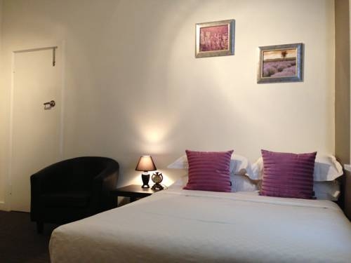 Imagen general del Hotel Centennial Inn On Bathurst. Foto 4