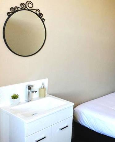 Imagen general del Hotel Centennial Inn On Bathurst. Foto 10