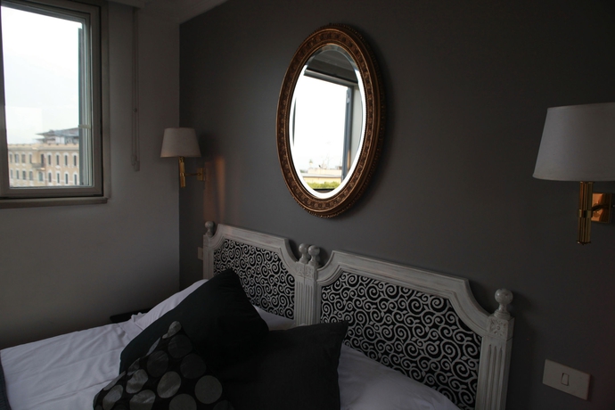 Imagen de la habitación del Hotel Center 3. Foto 11