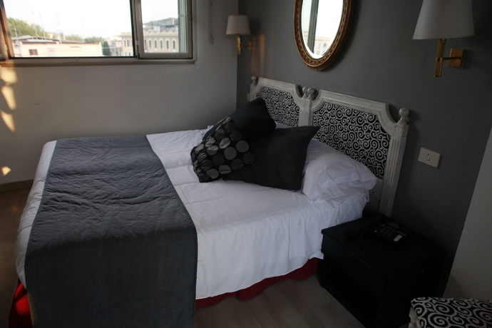 Imagen de la habitación del Hotel Center 3. Foto 14