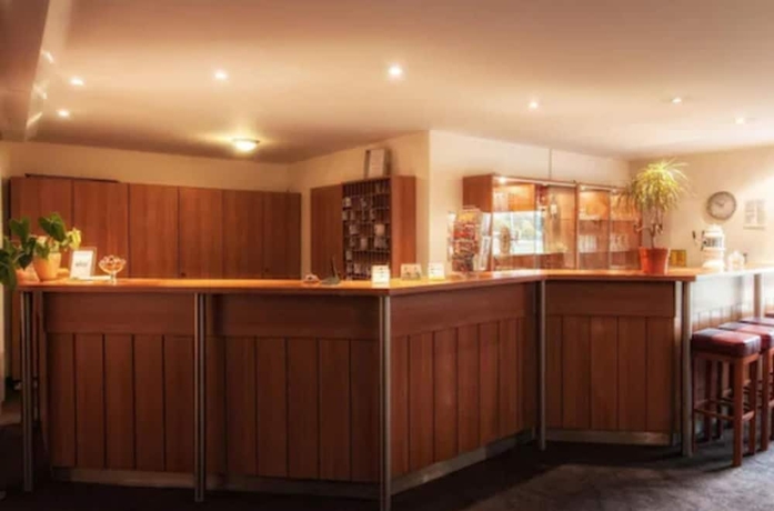 Imagen de los interiores del Hotel Center Drive Inn. Foto 14