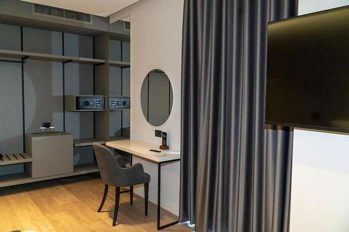 Imagen de la habitación del Hotel Center, Gjasht&euml;. Foto 16