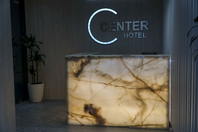 Imagen general del Hotel Center, Gjashtë. Foto 1