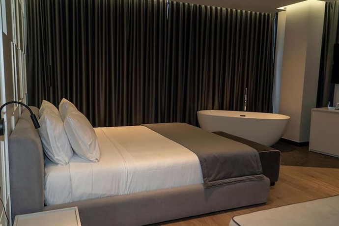 Imagen general del Hotel Center, Gjasht&euml;. Foto 5