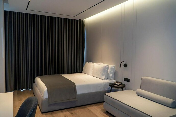 Imagen general del Hotel Center, Gjasht&euml;. Foto 11