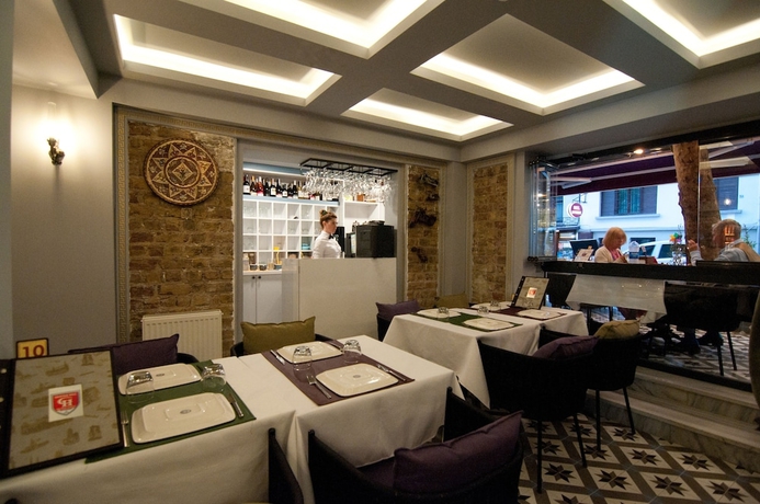 Imagen de los interiores del Hotel Center Hill. Foto 18