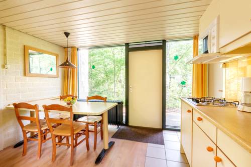 Imagen de la habitación del Hotel Center Parcs De Huttenheugte. Foto 4