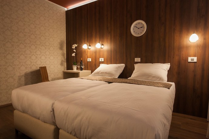 Imagen de la habitación del Hotel Center, Postojna. Foto 12