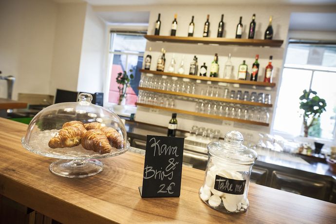 Imagen del bar/restaurante del Hotel Center, Postojna. Foto 4