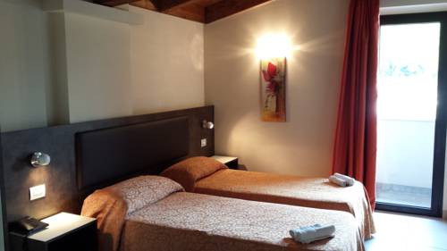 Imagen de la habitación del Hotel Centova. Foto 1