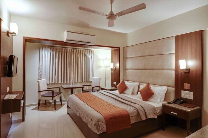 Imagen de la habitación del Hotel Centra, Ahmedabad. Foto 3