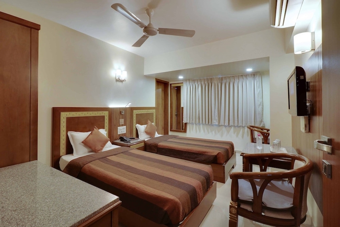 Imagen de la habitación del Hotel Centra, Ahmedabad. Foto 5