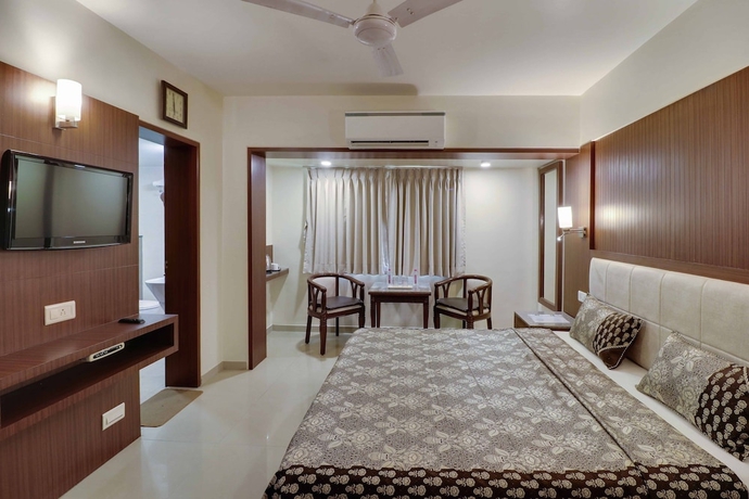 Imagen de la habitación del Hotel Centra, Ahmedabad. Foto 8