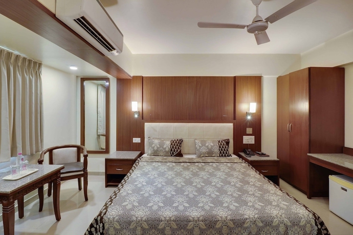 Imagen de la habitación del Hotel Centra, Ahmedabad. Foto 12