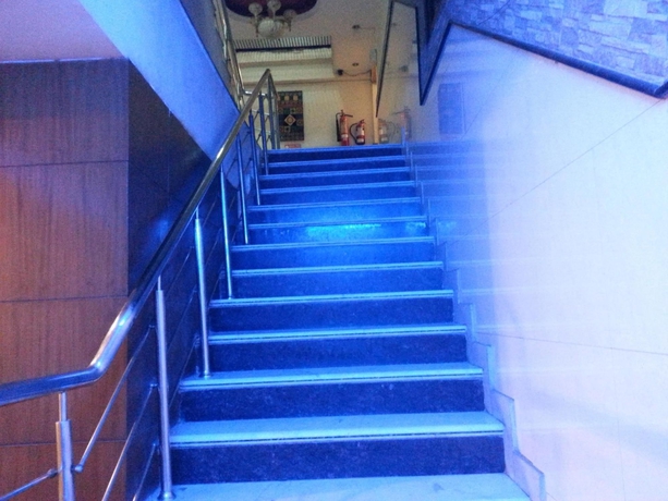 Imagen de los interiores del Hotel Centra Inn. Foto 11
