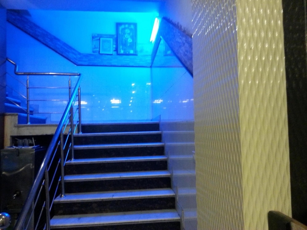Imagen de los interiores del Hotel Centra Inn. Foto 13