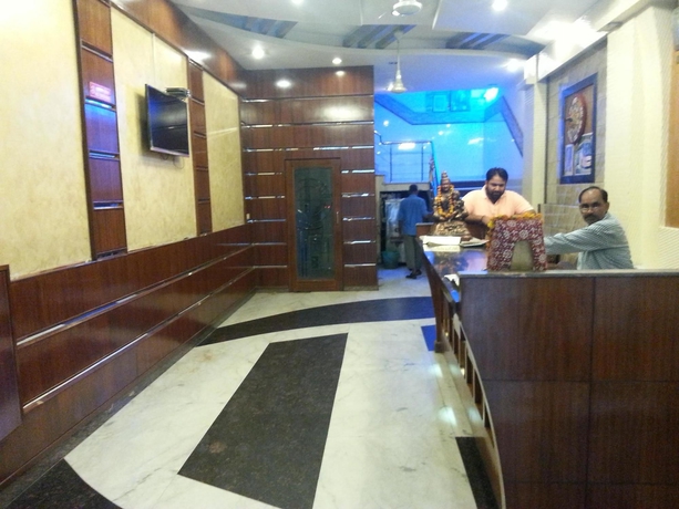 Imagen de los interiores del Hotel Centra Inn. Foto 16
