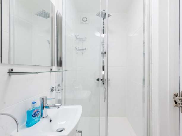 Imagen de la habitación del Hotel Centra Wharf. Foto 2