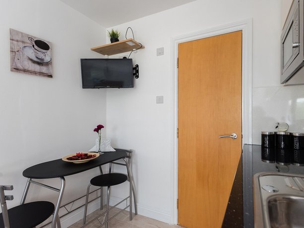 Imagen de la habitación del Hotel Centra Wharf. Foto 5