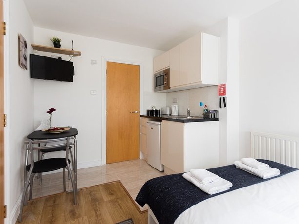 Imagen de la habitación del Hotel Centra Wharf. Foto 6